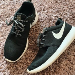 Nike Tennis Shoes🤍